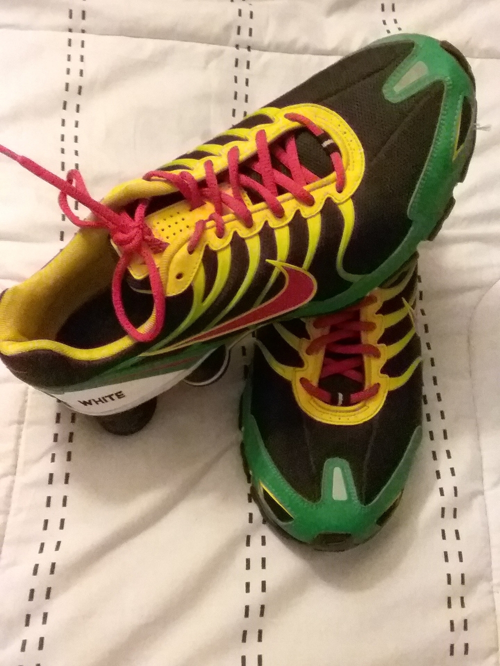 Nike Shox Men's Sz 10 Sneakers Shoes Red Laces, Yellow and Green Embroidered